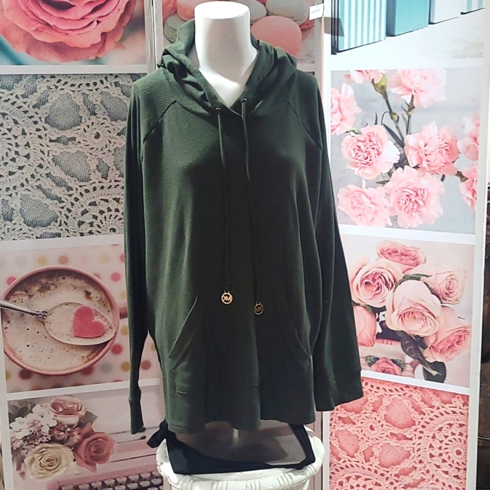 Used sweater green color size L